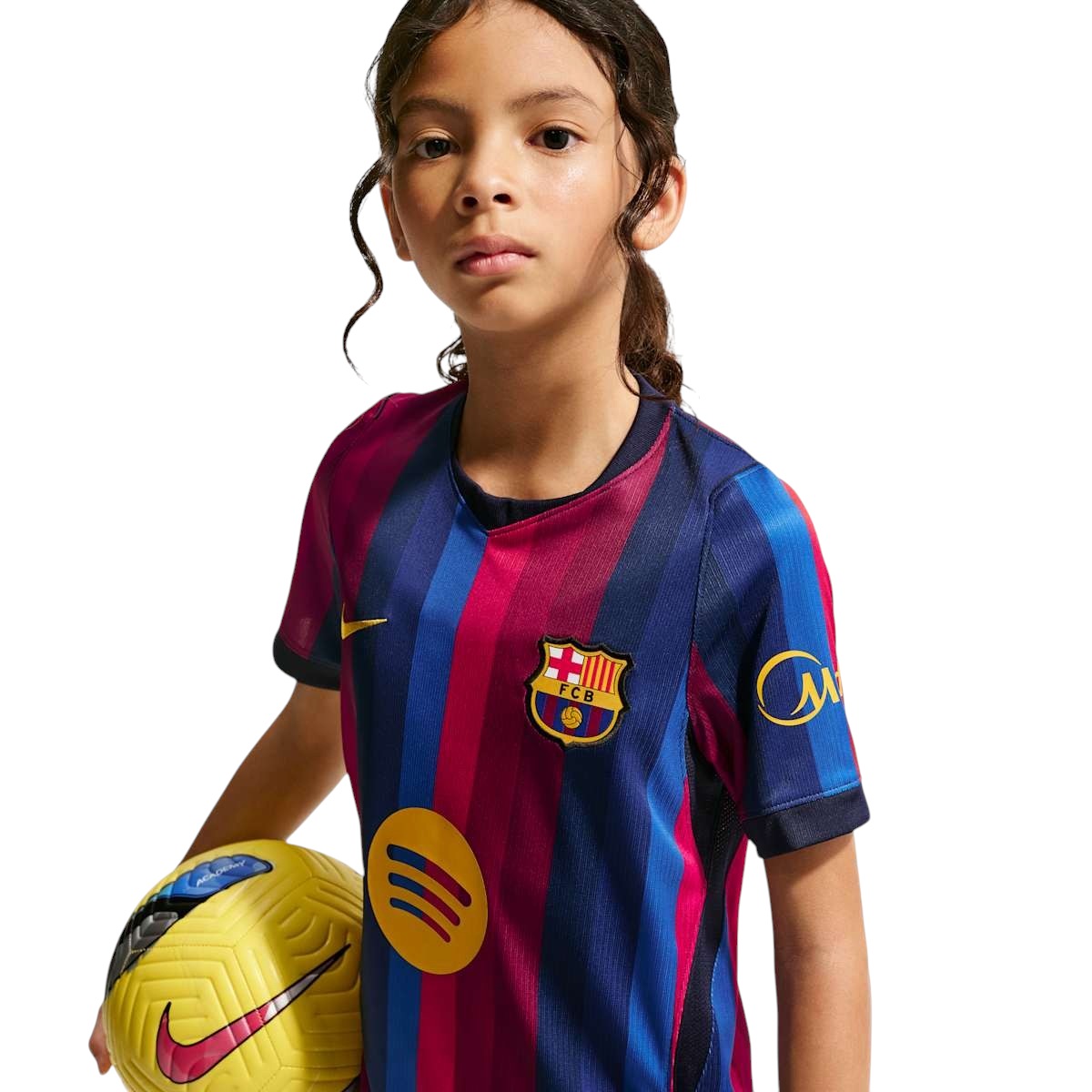 Sportskoen Nike FC Barcelona thuisshirt 2026/27 voor kinderen in blauw en rood met Dri-FIT technologie en voetbal.
