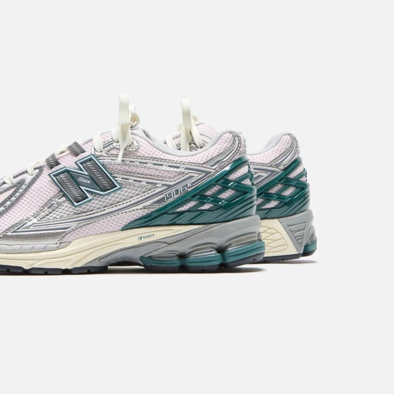 New Balance M1906RET Sneakers