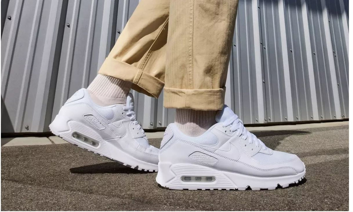 Nike Air Max 90 Sneakers