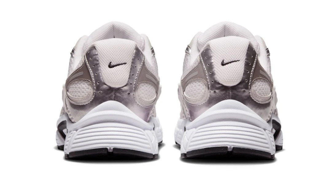 Nike V5 RNR Sneakers 