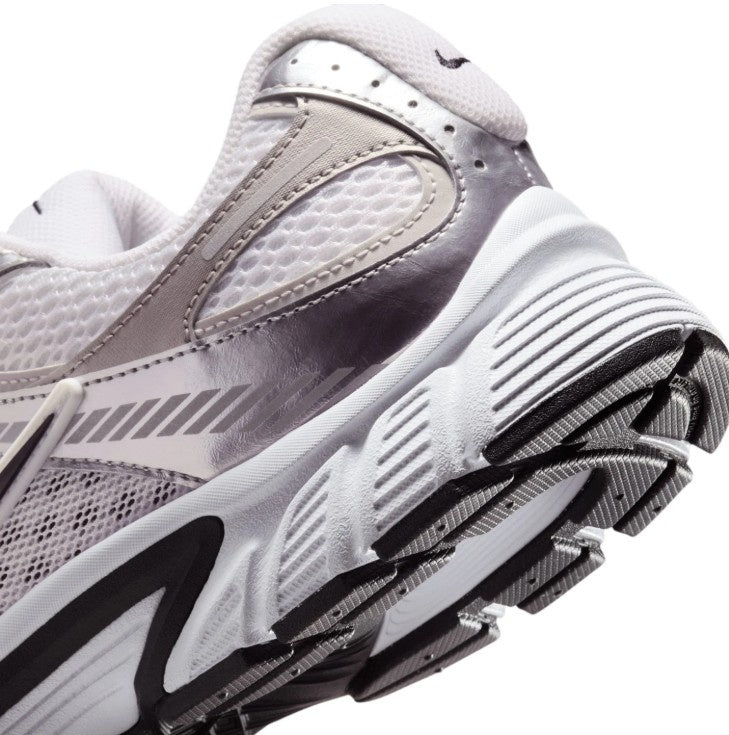 Nike V5 RNR Sneakers 