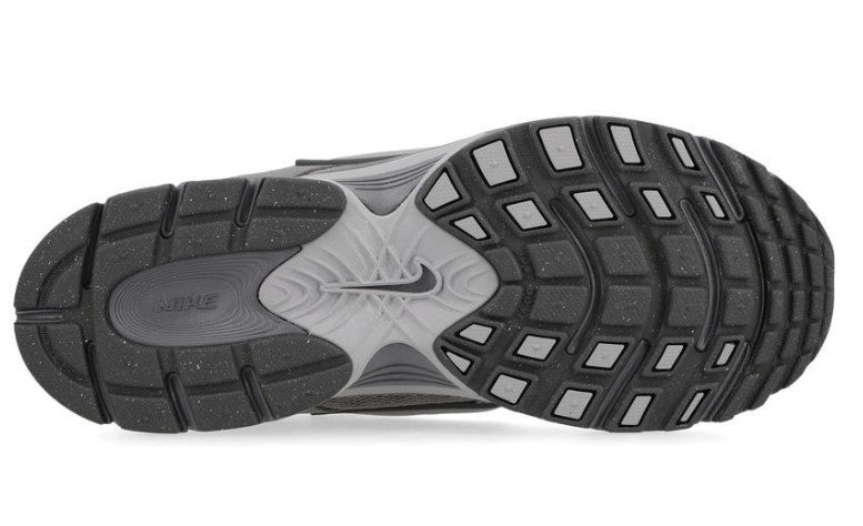 Nike V5 RNR Sneakers