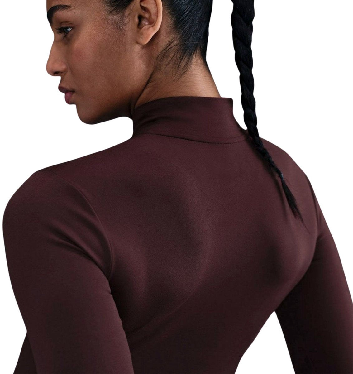 Nike One Fitted Dri-FIT Trainingsjack Dames Bordeauxrood - model detail