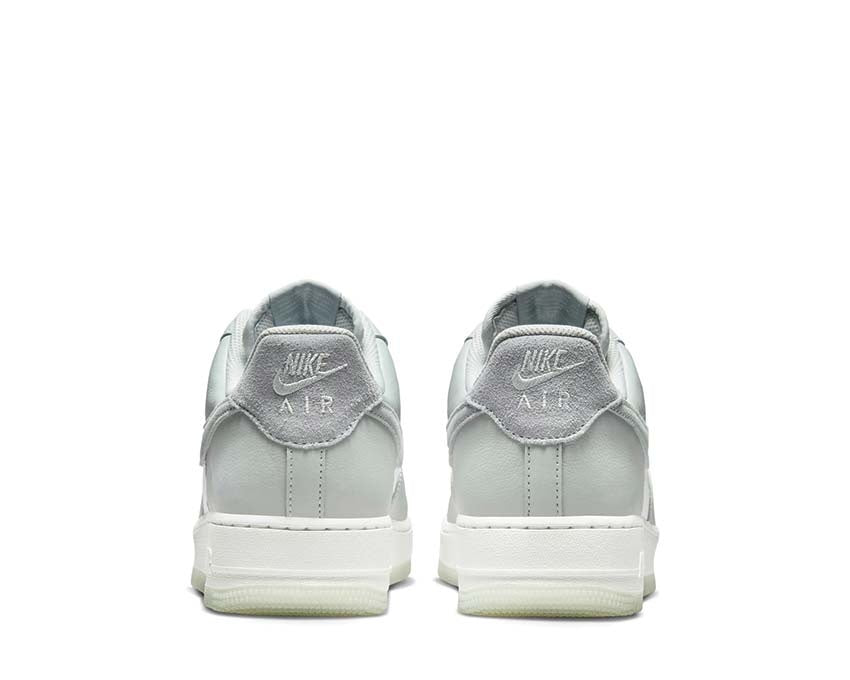 Nike Air Force 1 '07 LV8 Sneakers 